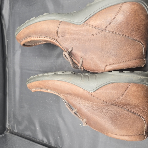 Cole Haan Brown Boots with Suede Texture‎ and Rounded Toe
